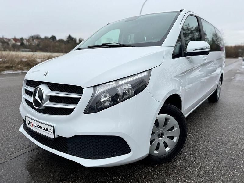 Weiß Gebraucht 2021 Mercedes V220 Van / Kleinbus | 34.499 € (Superpreis) - Bild 1/4