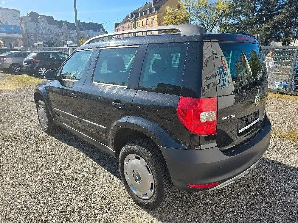 Używany Skoda Yeti Plus Edition 105 KM (77 kW) 2012 Czarny SUV