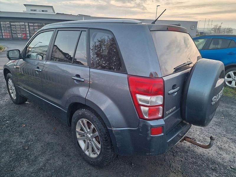 Gebraucht Suzuki Grand Vitara 129 PS (94 kW) 2009 Grau SUV