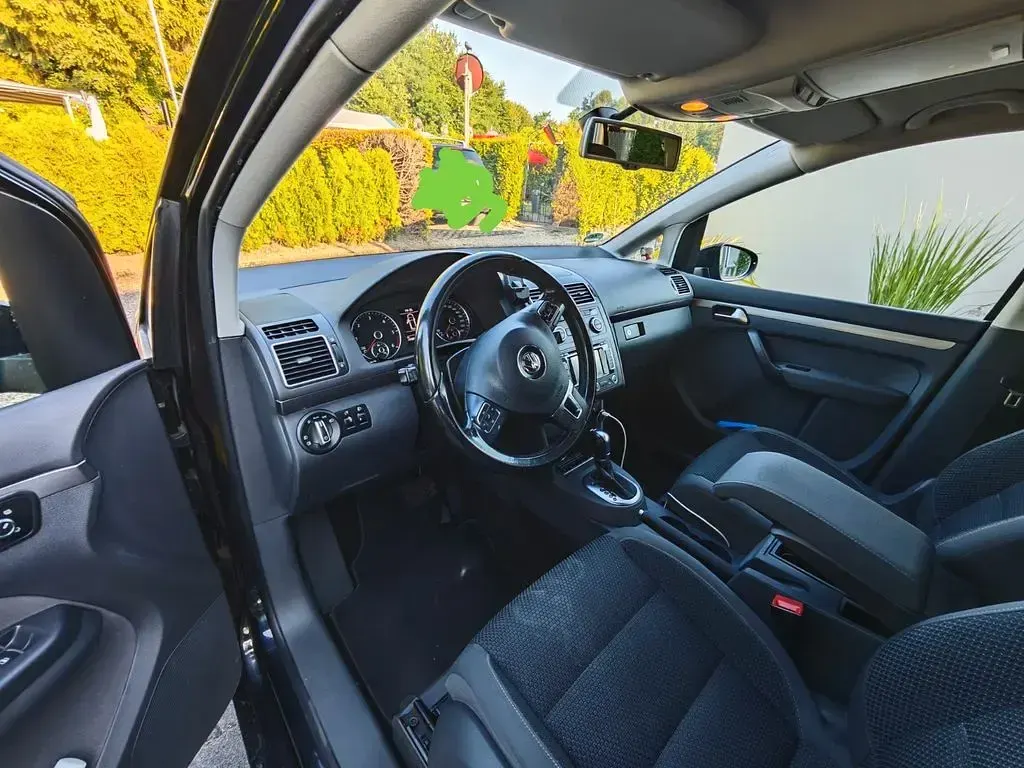 Gebraucht VW Touran Comfortline 140 PS (102 kW) 2013 Schwarz Van / Kleinbus