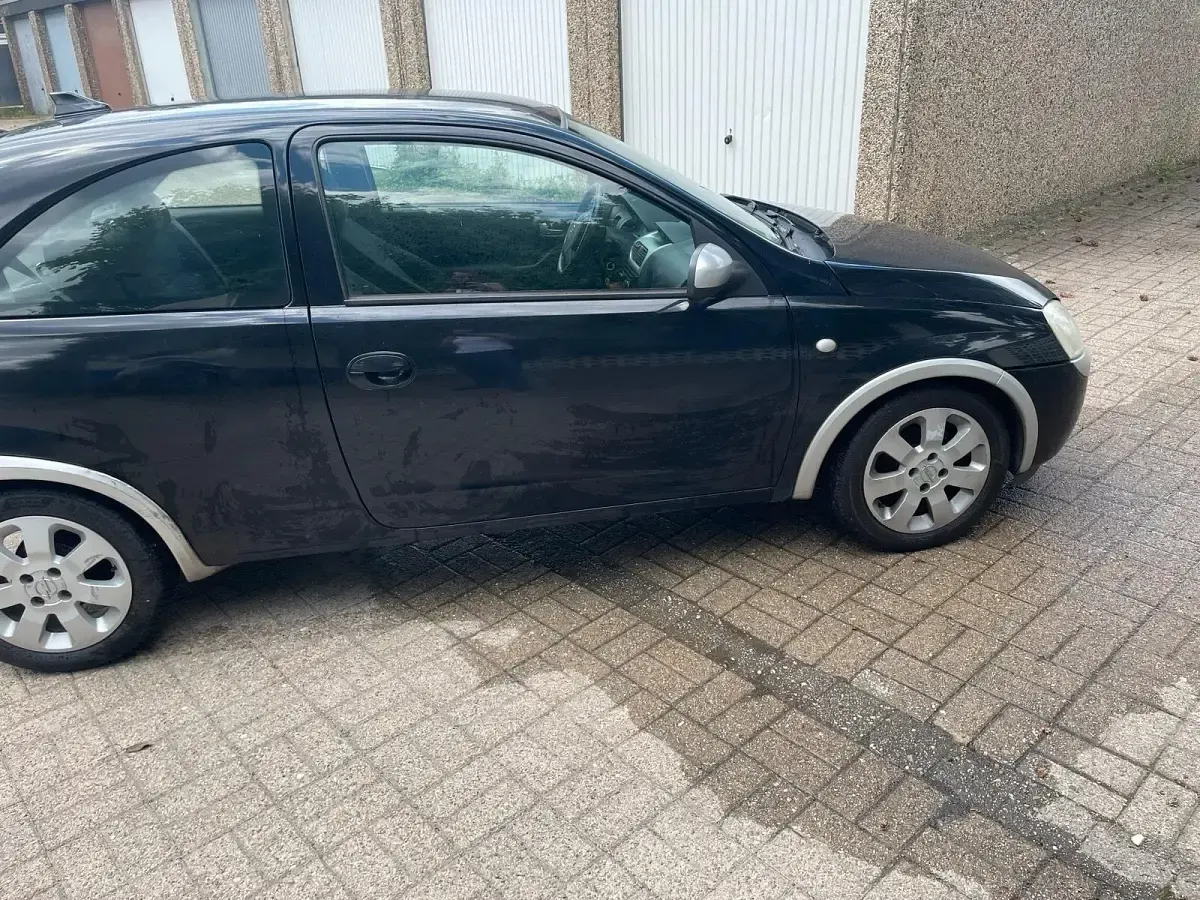 Gebraucht Opel Corsa 75 PS (55 kW) 2003 Schwarz Kleinwagen
