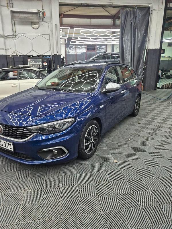 Gebraucht Fiat Tipo Mirror 120 PS (88 kW) 2019 Blau Kombi