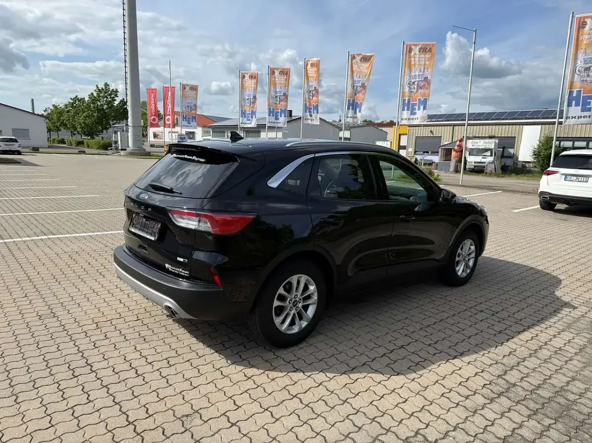 Gebraucht Ford Kuga Titanium 150 PS (110 kW) 2021 Obsidianschwarz metallic SUV