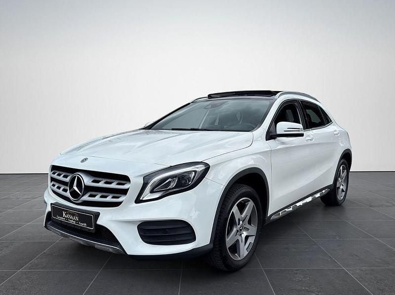 Weiß Gebraucht 2019 Mercedes GLA180 AMG line SUV | 20.999 € (Fairer Preis) - Bild 1/4