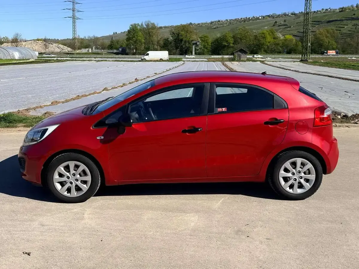 Gebraucht Kia Rio Spirit 86 PS (63 kW) 2011 Rot Kleinwagen