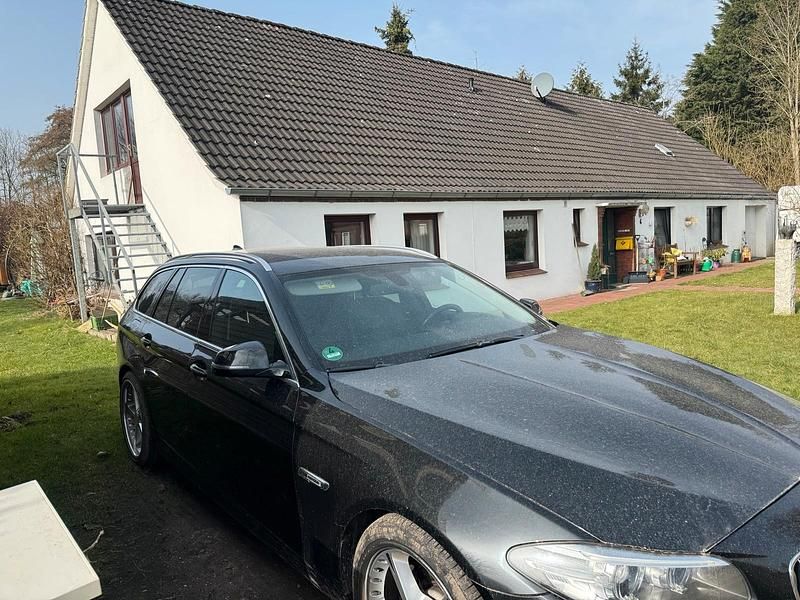 Gebraucht BMW 520 190 PS (139 kW) 2015 Schwarz Kombi