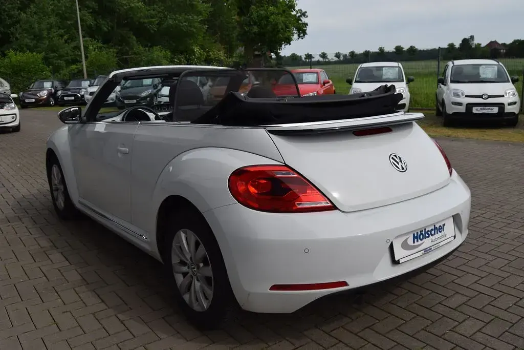 Gebraucht VW Beetle Design 105 PS (77 kW) 2014 Weiß Kleinwagen