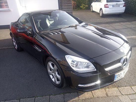 Gebraucht Mercedes SLK200 184 PS (135 kW) 2011 Obsidianschwarz  metalliclack Cabrio