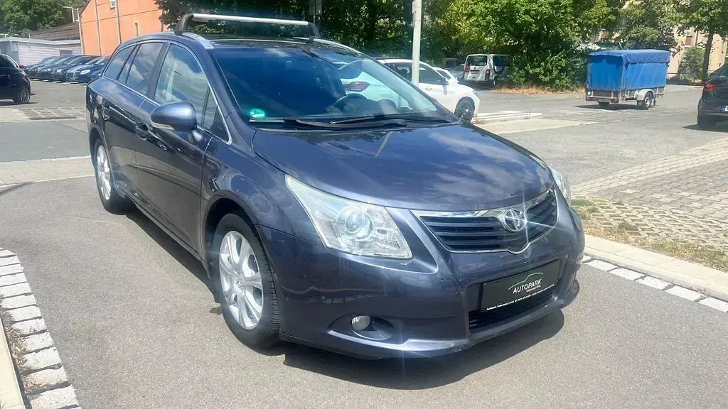 Gebraucht Toyota Avensis 150 PS (110 kW) 2011 Blau Limousine
