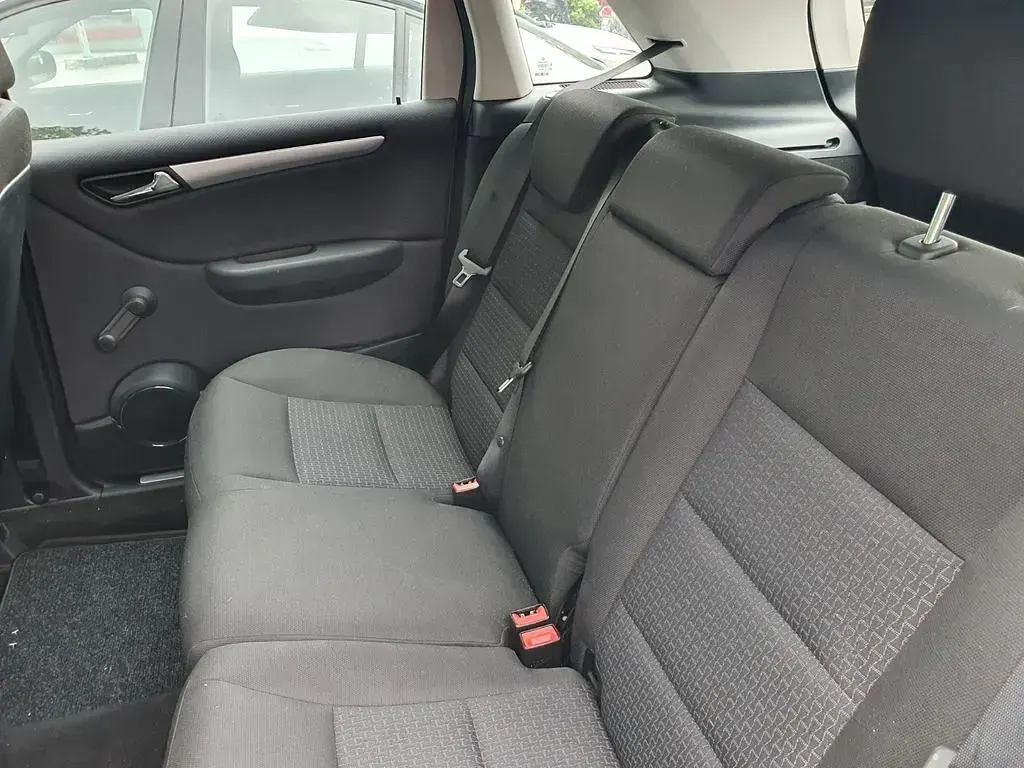 Gebraucht Mercedes B160 95 PS (69 kW) 2011 Braun Kleinwagen