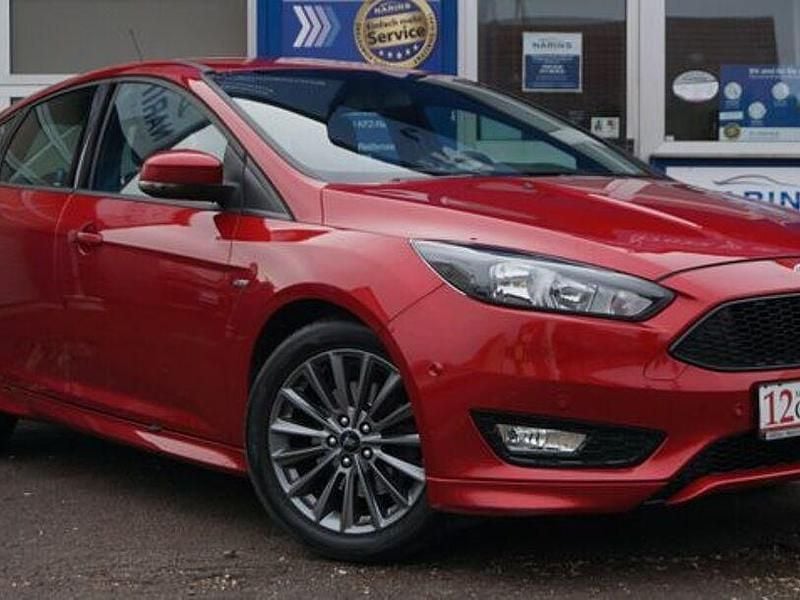 Gebraucht Ford Focus ST-Line 150 PS (110 kW) 2018 Rot Limousine