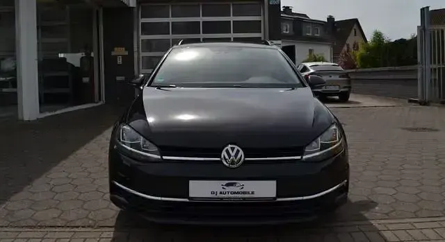 Gebraucht VW Golf VII Comfortline 150 PS (110 kW) 2018 Schwarz Kombi