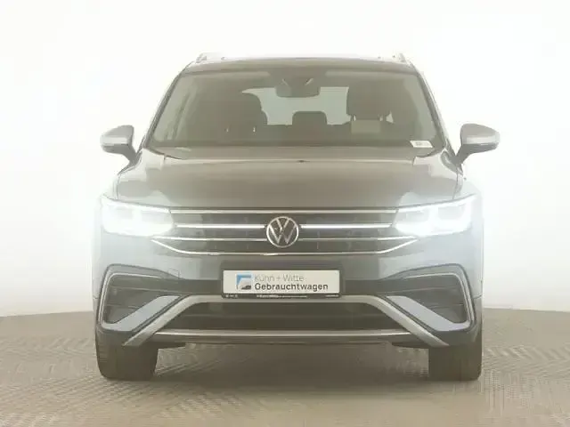 Gebraucht VW Tiguan Allspace Elegance 190 PS (139 kW) 2023 Grau SUV