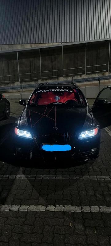 Schwarz Gebraucht 2009 BMW 318 Sport Line Kombi | 5.500 € - Bild 1/4