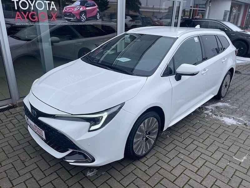 Neu Toyota Corolla 178 PS (130 kW) 2025 Schneeweiß Kombi