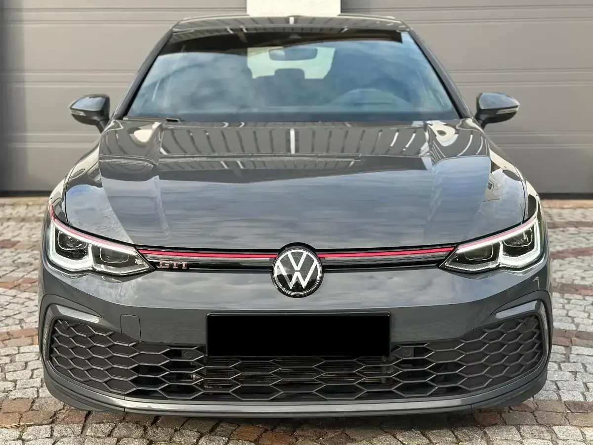Gebraucht VW Golf VIII GTI 245 PS (180 kW) 2021 Grau Limousine