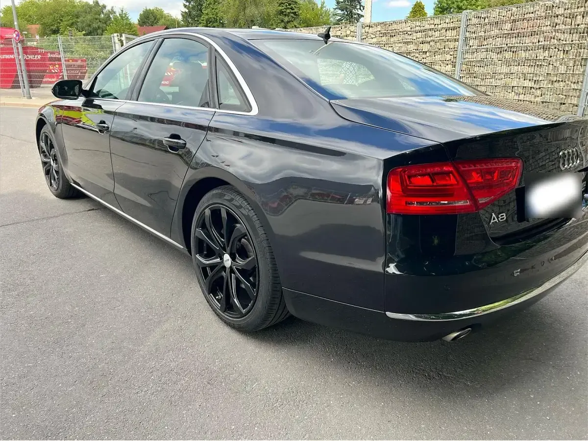 Gebraucht Audi A8 250 PS (183 kW) 2011 Schwarz Limousine