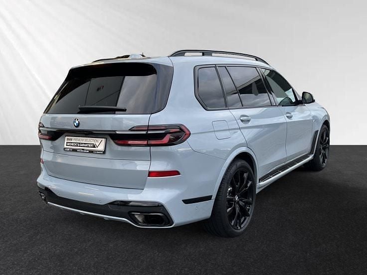 Gebraucht BMW X7 M Sport 352 PS (258 kW) 2025 Brooklyn grau metallic SUV