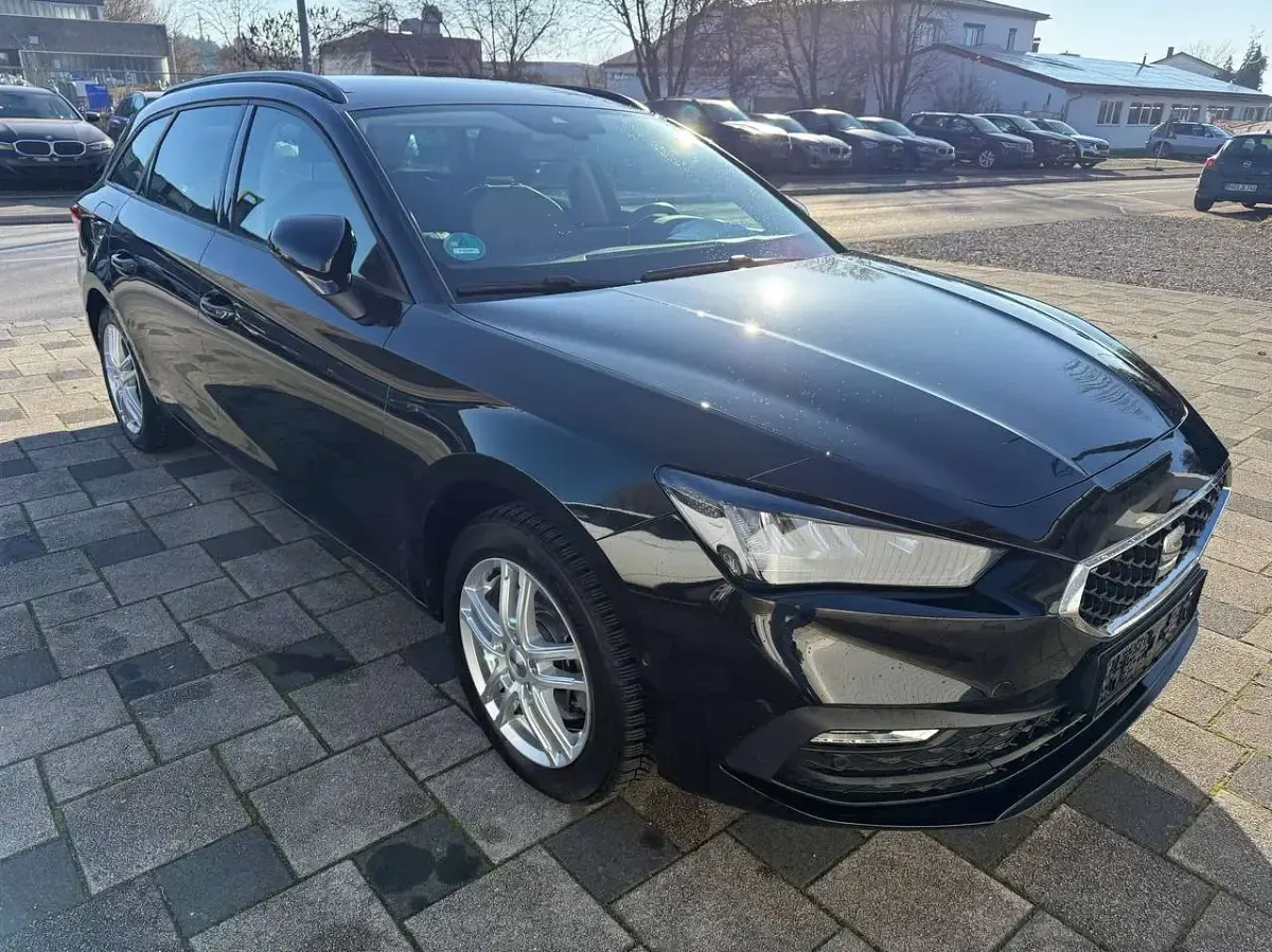 Gebraucht Seat Leon Style 150 PS (110 kW) 2024 Mitternachtsschwarz Kombi