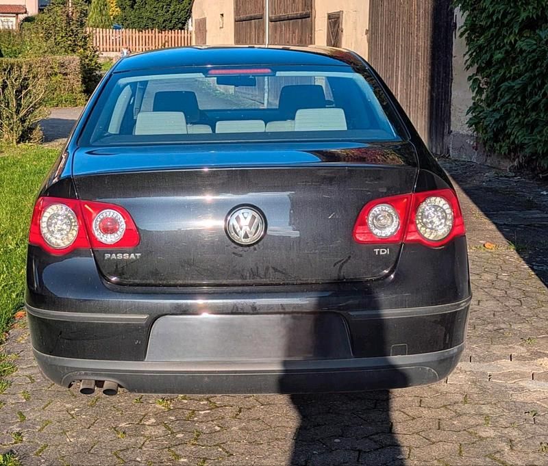 Gebraucht VW Passat 105 PS (77 kW) 2004 Schwarz Limousine