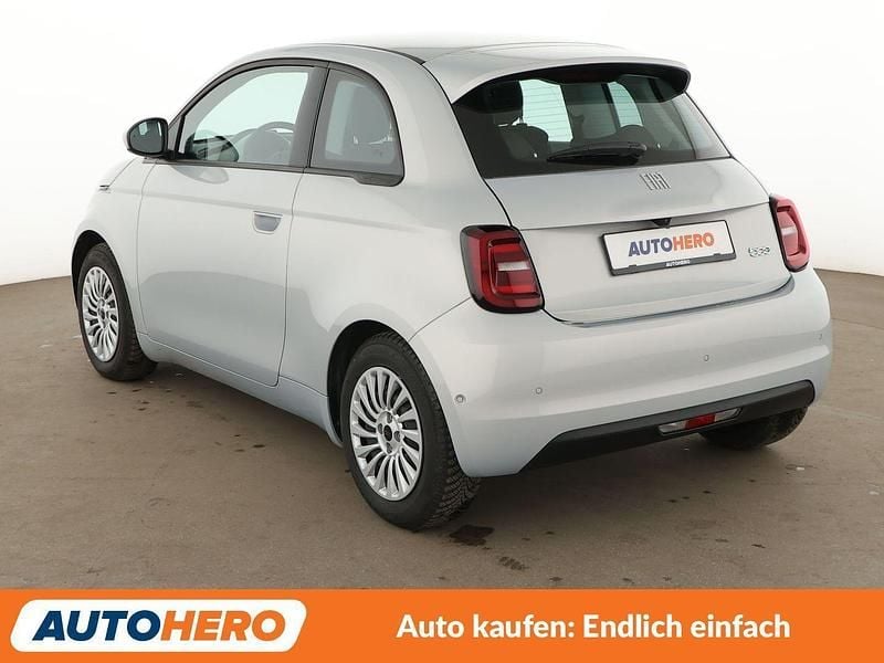 Gebraucht Fiat 500e 86 kW (118 PS) 2025 Weiß Kleinwagen
