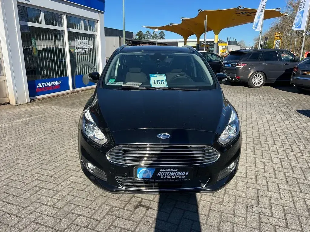 Gebraucht Ford S-MAX Titanium 150 PS (110 kW) 2017 Schwarz Van / Kleinbus
