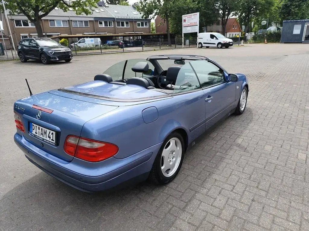 Gebraucht Mercedes CLK320 Elegance 218 PS (160 kW) 1999 Blau Cabrio