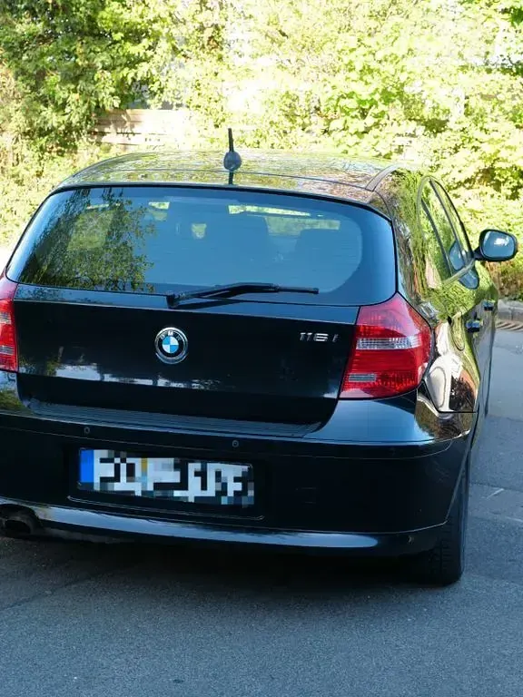 Second-hand BMW 116 122 CP (89 kW) 2009 Negru Hatchback