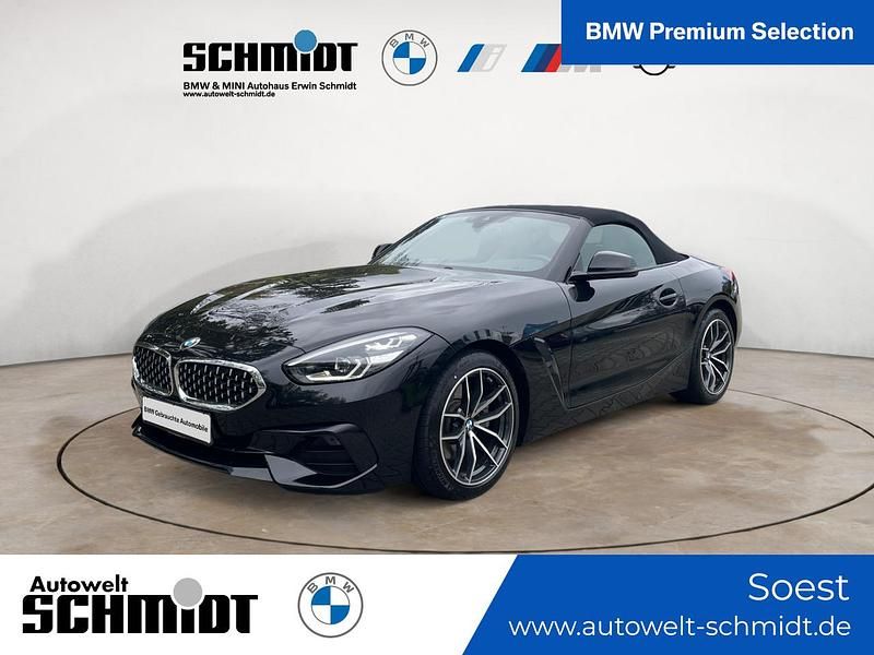 Saphirschwarz Gebraucht 2022 BMW Z4 Sport Line | 43.190 € (Guter Preis) - Bild 1/4