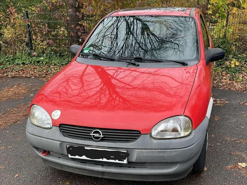 Rot Gebraucht 1997 Opel Corsa Swing Limousine | 900 € (Fairer Preis) - Bild 1/4