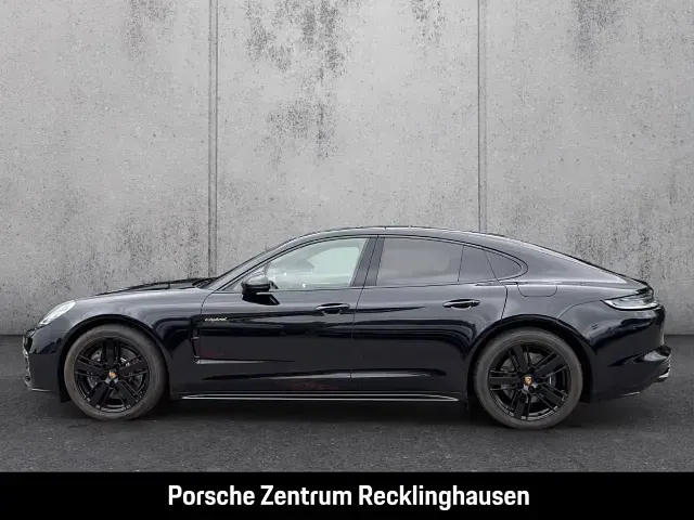 Gebraucht Porsche Panamera 4 Platinum Edition 462 PS (339 kW) 2023 Tiefschwarzmetallic Kleinwagen