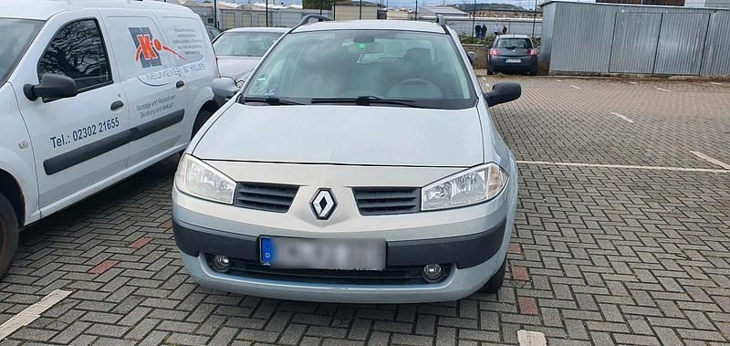 Silber Gebraucht 2004 Renault Mégane GrandTour Kombi | 1.750 € (Teuer) - Bild 1/4