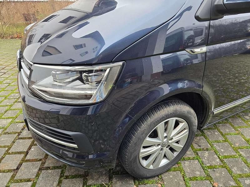 Gebraucht VW Multivan Comfortline 114 PS (83 kW) 2017 Blau Van