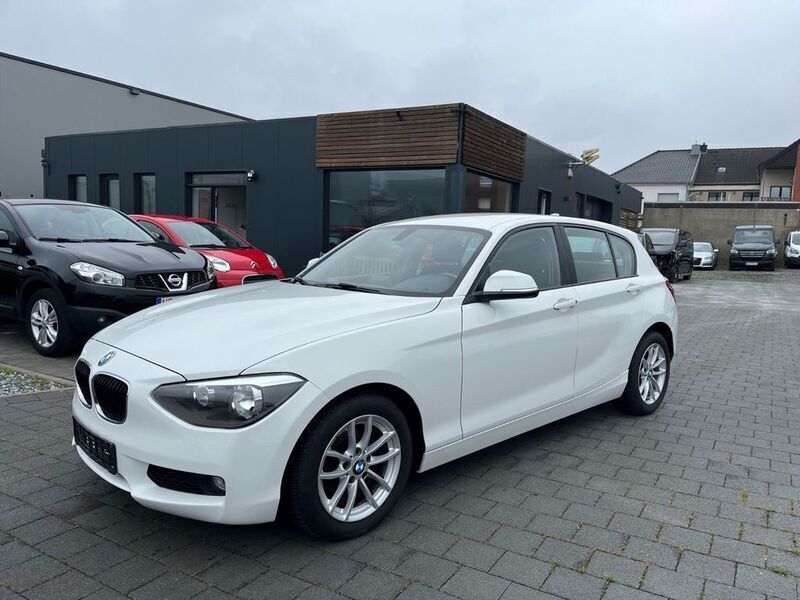 Weiß Gebraucht 2012 BMW 116 Advantage Kleinwagen | 5.400 € (Guter Preis) - Bild 1/4