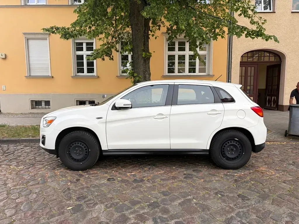 Gebraucht Mitsubishi ASX 117 PS (86 kW) 2015 Weiß SUV