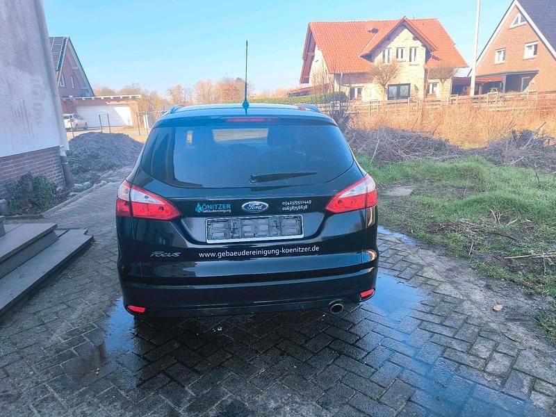 Gebraucht Ford Focus 140 PS (102 kW) 2013 Schwarz Kombi