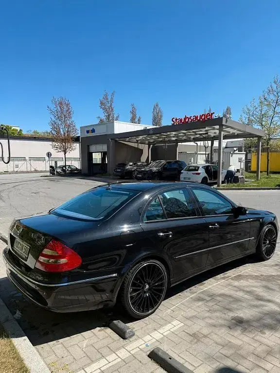 Gebraucht Mercedes E500 Avantgarde 306 PS (225 kW) 2003 Schwarz Limousine