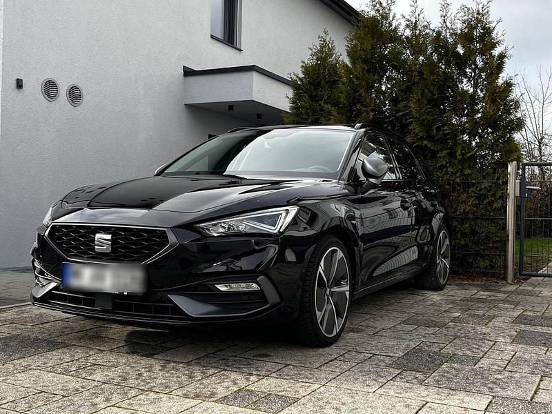 Schwarz Gebraucht 2021 Seat Leon FR Kombi | 19.950 € (Etwas zu teuer) - Bild 1/4