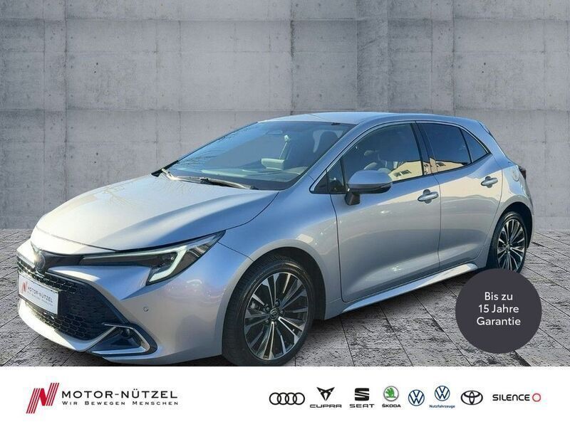Silber Gebraucht 2024 Toyota Corolla Team Limousine | 23.460 € (Superpreis) - Bild 1/4