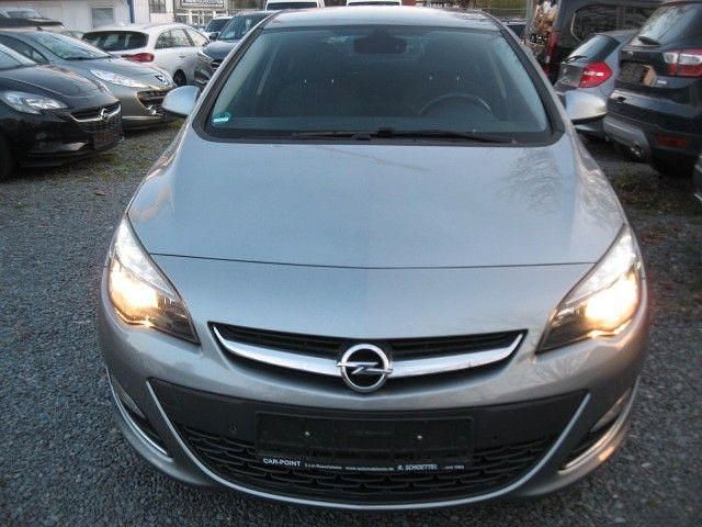 Gebraucht Opel Astra Active 140 PS (102 kW) 2013 Silber Limousine