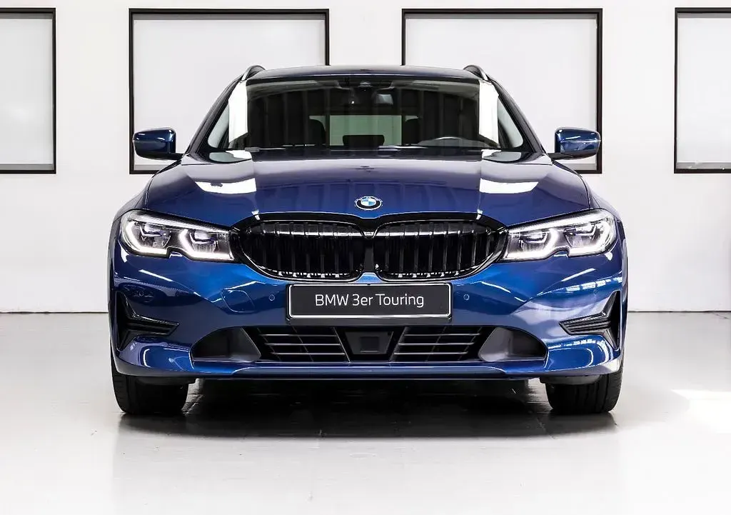 Gebraucht BMW 330 Sport Line 286 PS (210 kW) 2022 Blau Limousine