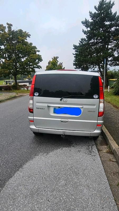 Gebraucht Mercedes Viano 136 PS (100 kW) 2009 Silber Van / Kleinbus