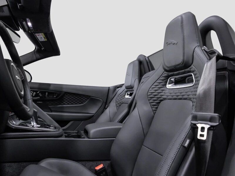 Gebraucht Jaguar F-Type 450 PS (330 kW) 2024 Santorini black Cabrio