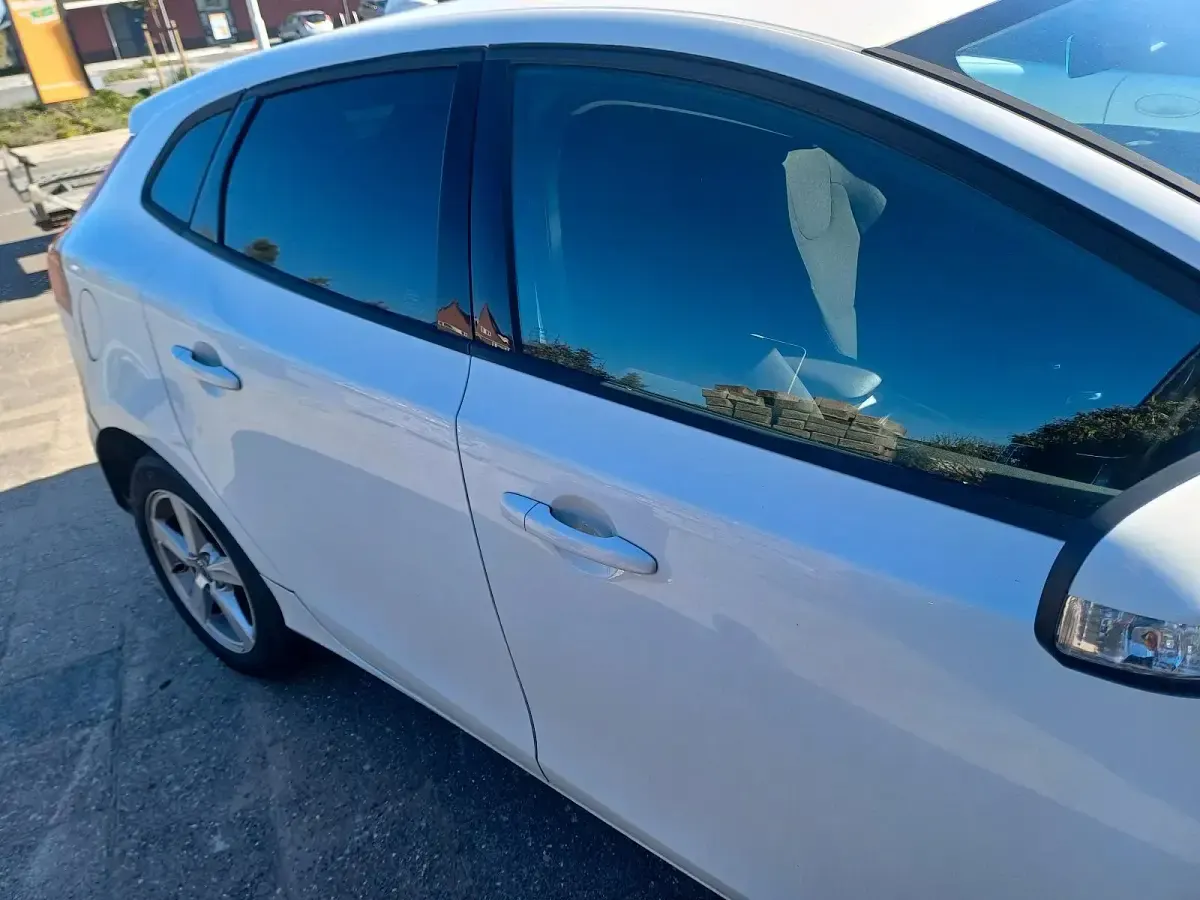 Usata Volvo V40 Kinetic 2014 Bianco Berlina