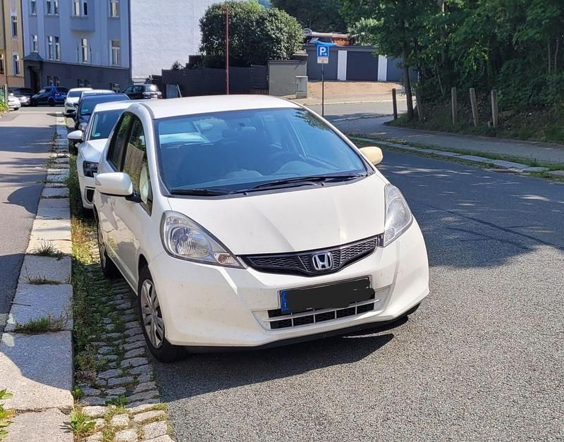 Weiß Gebraucht 2014 Honda Jazz Kleinwagen | 3.800 € (Etwas zu teuer) - Bild 1/4