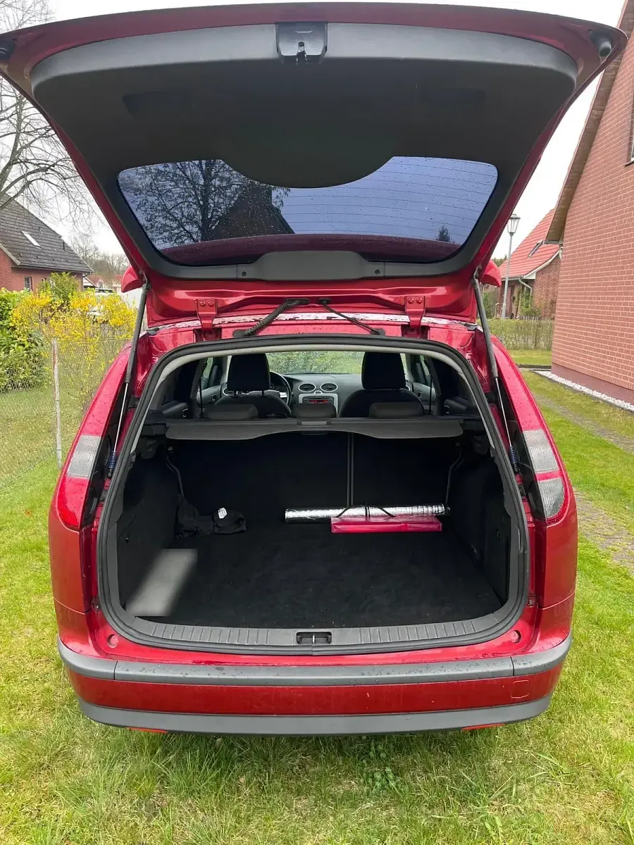 Gebraucht Ford Focus 101 PS (74 kW) 2007 Rot Kombi