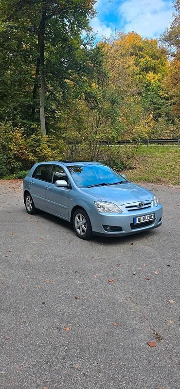 Blau Gebraucht 2005 Toyota Corolla Kleinwagen | 2.800 € - Bild 1/4