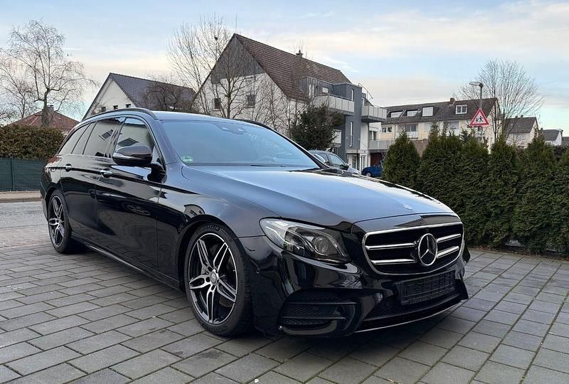 Gebraucht Mercedes E350 AMG 258 PS (189 kW) 2016 Schwarz Limousine