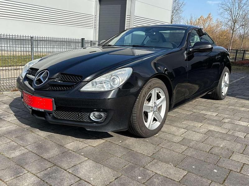 Obsidianschwarz metalliclack Gebraucht 2008 Mercedes SLK200 Cabrio | 4.200 € (Etwas zu teuer) - Bild 1/4