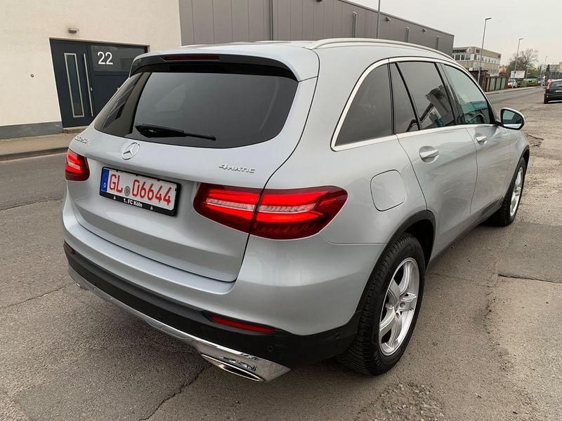 Gebraucht Mercedes GLC250 211 PS (155 kW) 2017 Silber SUV